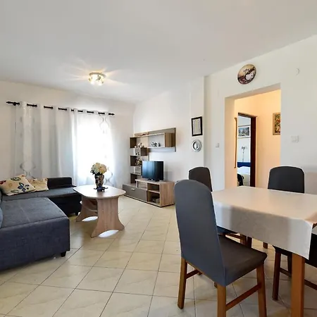 Radicevic Apartman Vir