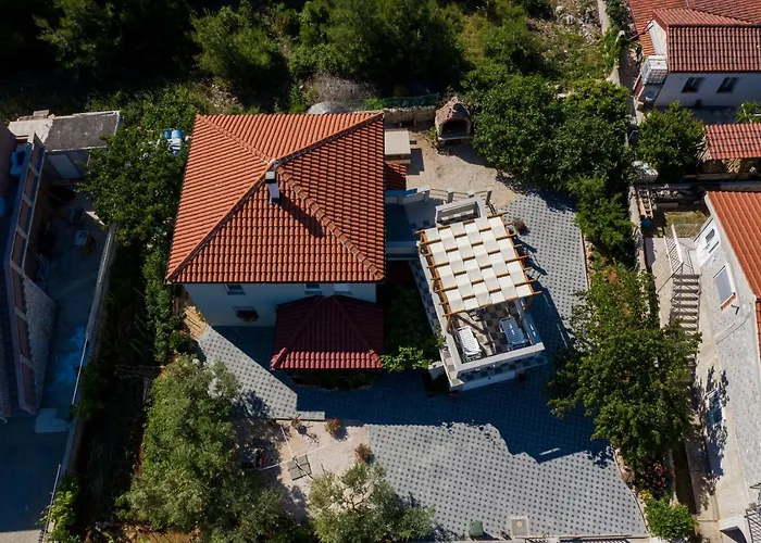 Radicevic Apartamento Vir